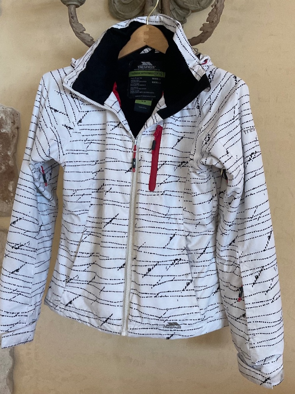 Trespass performance ski/snowboard jacket sz XS